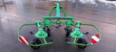 Kreiselheuer DEUTZ - FAHR KH 2.36 mit Schwenkbock