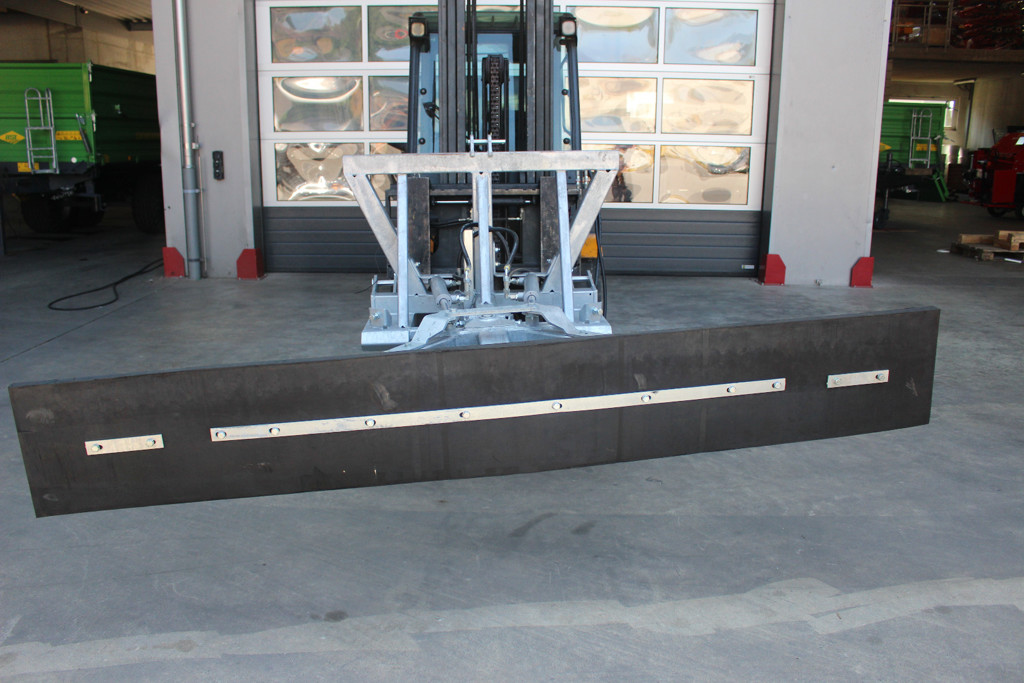 777ece92-088a-45d3-8324-1d4c581debc3-Gummischieber_2.6m_70° (6).jpg