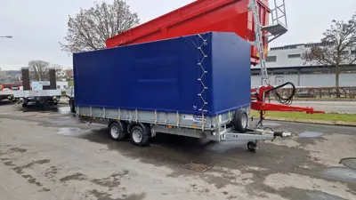 Anhänger 3.5t mit Blachenaufbau