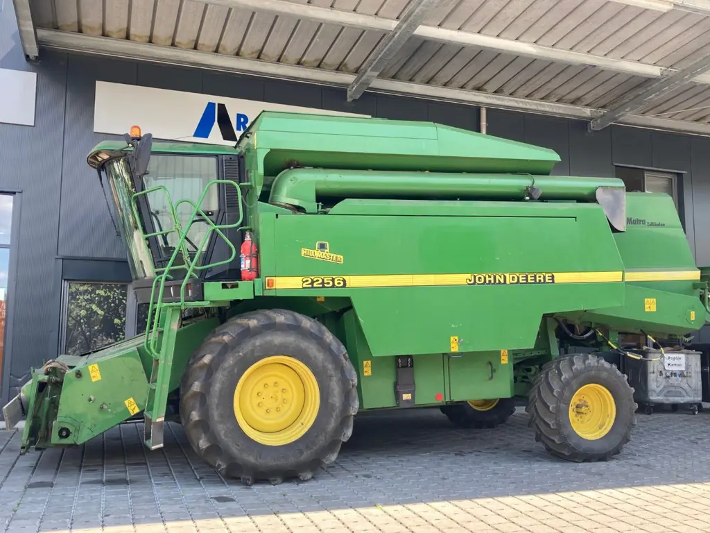 John Deere 2256 HM