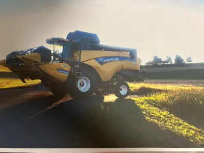 New Holland CX 5090 Laterale