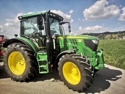 John Deere 6130 mit nur 390 h
