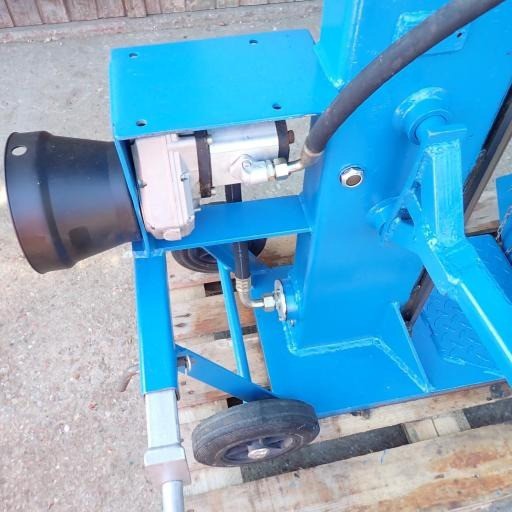 8cf1abc0-d822-45cf-b1a7-f9fcf9e3d710-maerz 26 (2).jpg