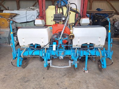 Semoir monograines Monosem 4 rangs