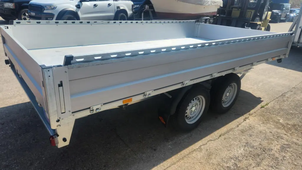 bea6c7eb-9b58-4138-8458-dd3af207dab9-Anhänger Böckmann ALHL4121 Aluboden LMB mAschinen GMbH 3.jpg