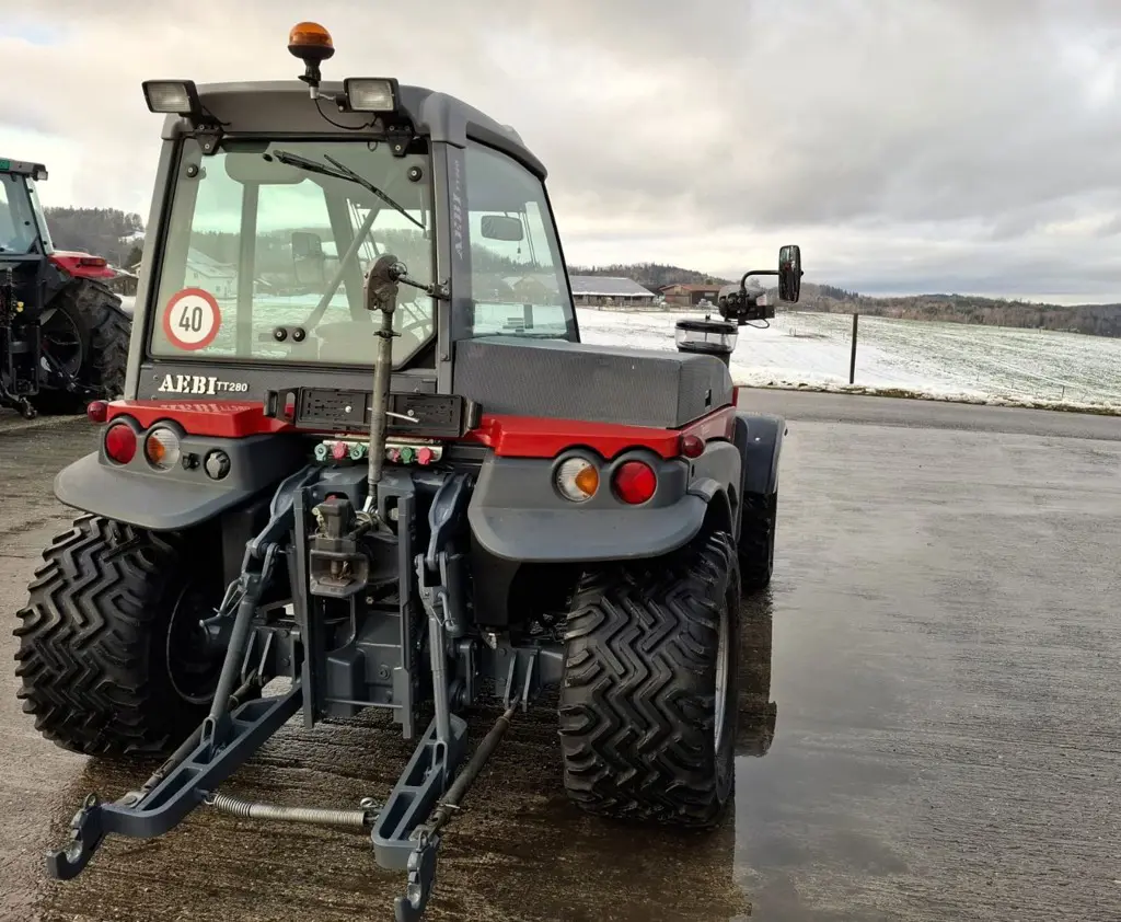 cab93c7c-d0b6-4df7-890b-5222fefb3486-Aebi TT 280 (13).jpg
