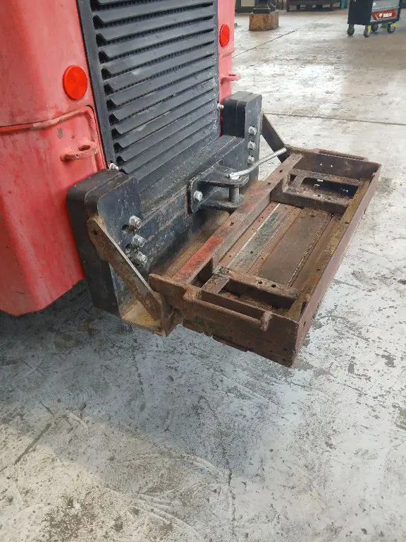 4f871a72-ef82-4374-afcd-9e52669a876e-Halter an Heckgewicht.jpg