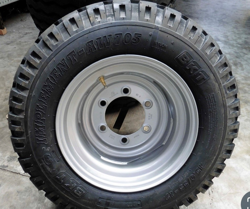 9a4c18c7-9d25-47a9-b62c-8add50585d5f-Rad 15-17 BKT neu für Ricardo 1.jpg