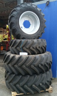 Räder 540/65 R34 und 440/65 R24