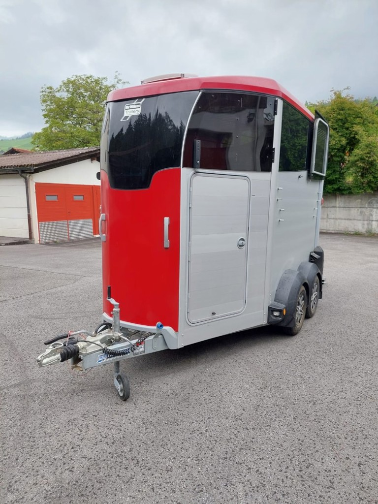 5f2e1bb2-47aa-4cbd-bbb5-c73ae1c52966-WhatsApp Image 2025-06-04 at 13.16.42 (1).png