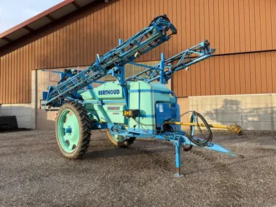 Pulvérisateur traîné Berthoud 2500/21