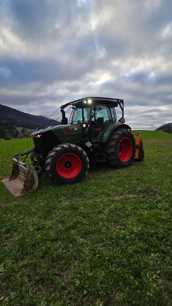 b2ea2e75-2871-4114-b037-e5275c0d465c-20251030_151928000_iOS 1.jpg