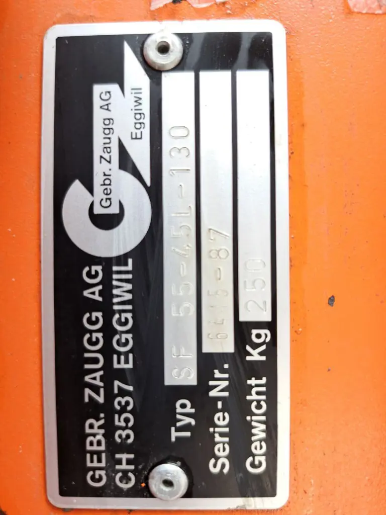 ed2858b6-df51-4cd4-9da0-8514550a882c-Schneefräse Zaugg2.jpg
