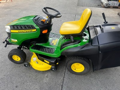 Rasentraktor John Deere X166R