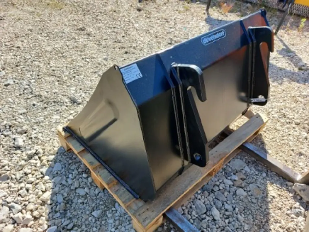 77768ae9-4ec3-46b8-88df-30d159890232-Düvelsdorf pelle Weidemann 1,2 mat. légers (1).jpg