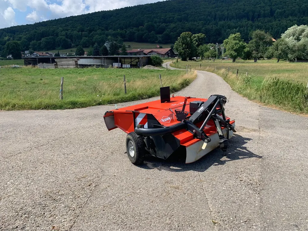 f512b4a5-406f-4108-929b-3c875d349daa-Kuhn Siegenthaler  (1).jpg