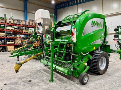 Rundballenpresse McHale V 6750 mit variabler Presskammer