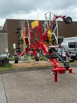 Kreiselschwader Pöttinger Top 722