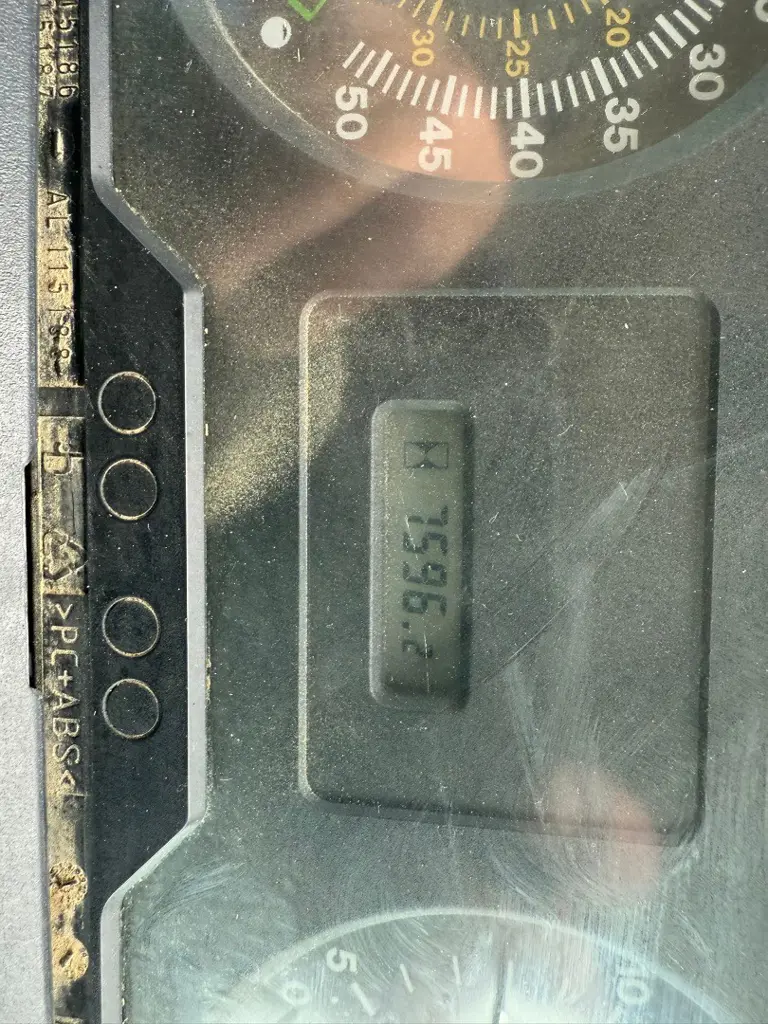 ed70f964-81a8-458c-bd4b-d25f917c4b25-c570e470-69ac-4025-93de-88a219885e23.jpg