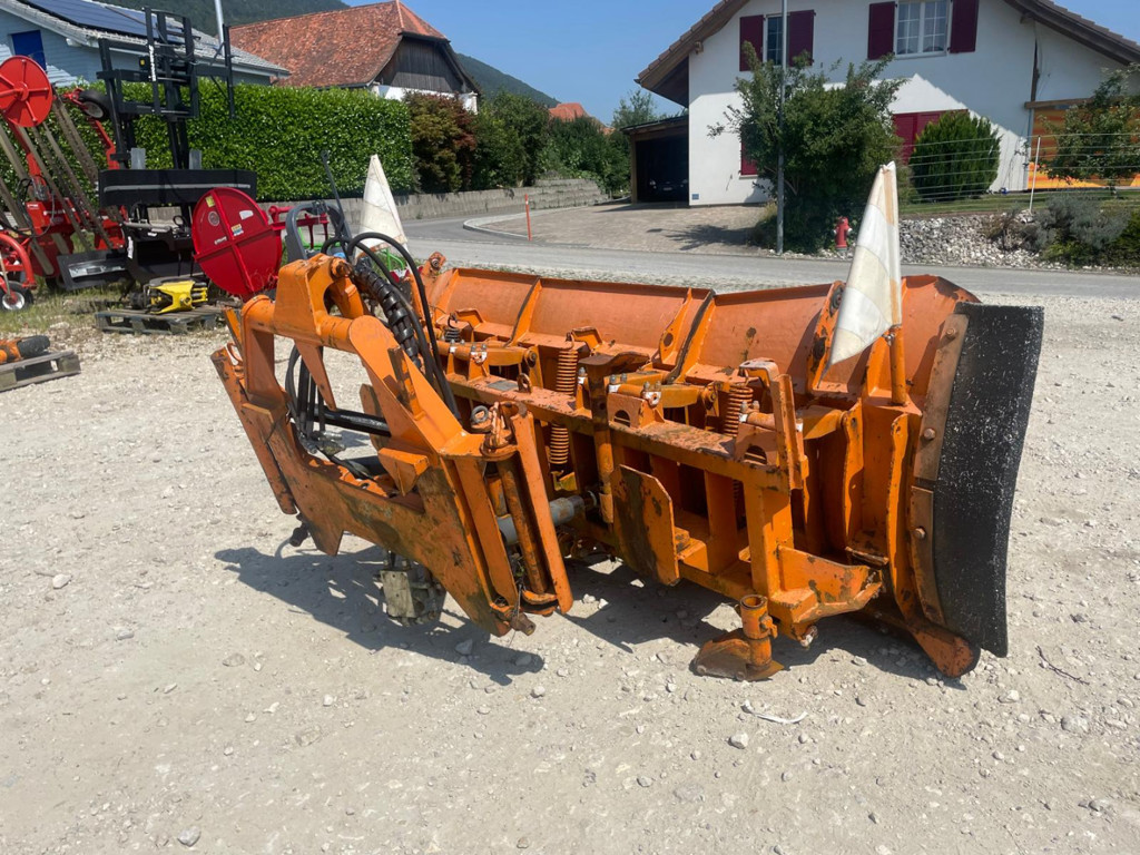 2df8bc8f-0f34-4ccb-bedb-8a78dc642a91-Boschung Leuenberger (8).jpg