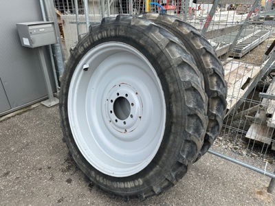 Räder 300/95R42