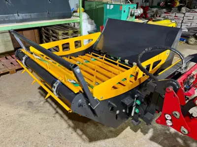 Rundballenabwickler mit Euro 8 Aufnahme