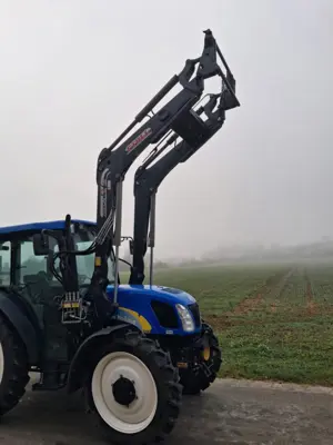 Frontlader mit Konsole zu New Holland T 4000