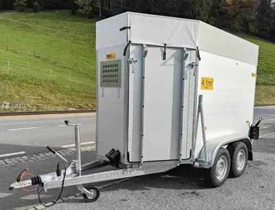 NEUHEIT Aluviehanhänger mit V Form 2700kg für 2GVEDr