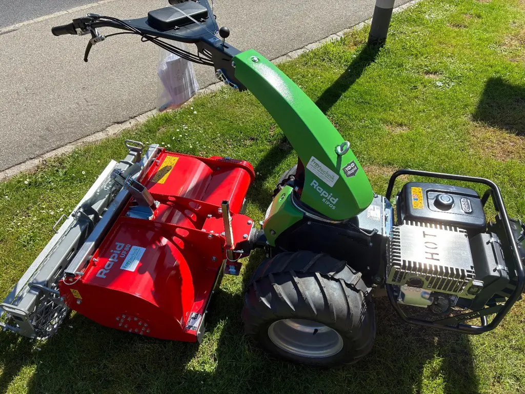 Rapid KIPOS hydrostat mit Umkehrfräse Rapid UF 80 Der Liebling vom Gartenbauer.