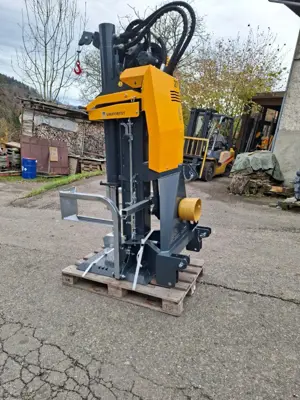 Holzspaltmaschine Uniforest CD 27 mit Funk Seilwin