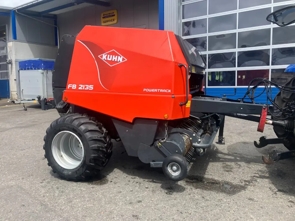 Rundballenpresse Kuhn FB 2135