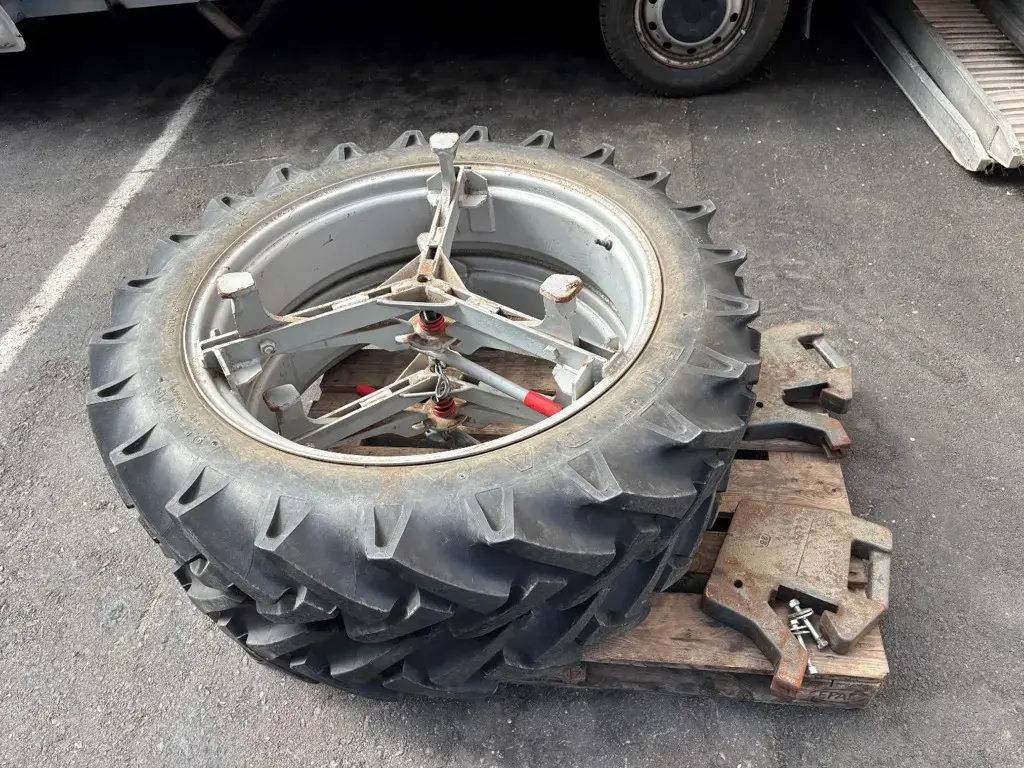 d832aba3-ef98-40a6-8a4c-8e31616bffae-Kubota L 345 DT 7.jpg