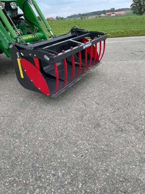 Benne multiservice avec grapin 2m
