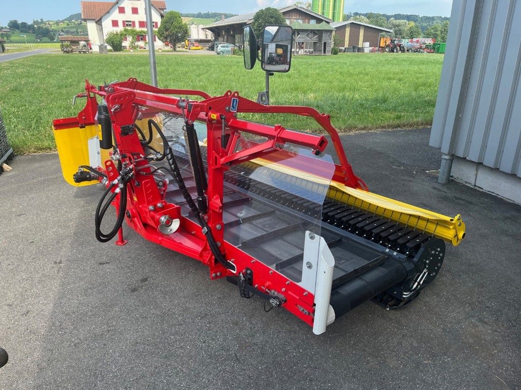 174ad8e0-dffd-4cc1-8095-e7af3a80a162-Pöttinger Mergento 2.jpg