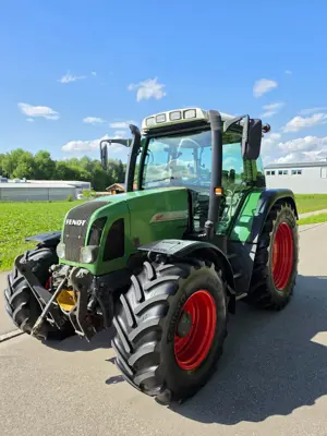 Traktor Fendt 411 Vario mit 7800 Bstd