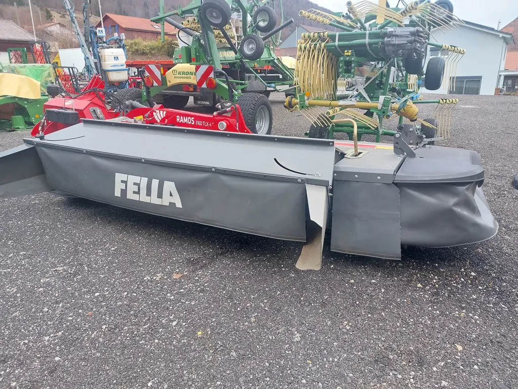 f8c389a0-9ab6-4e48-856c-50db82a6efeb-Fella CE Jeannin 3160.jpg