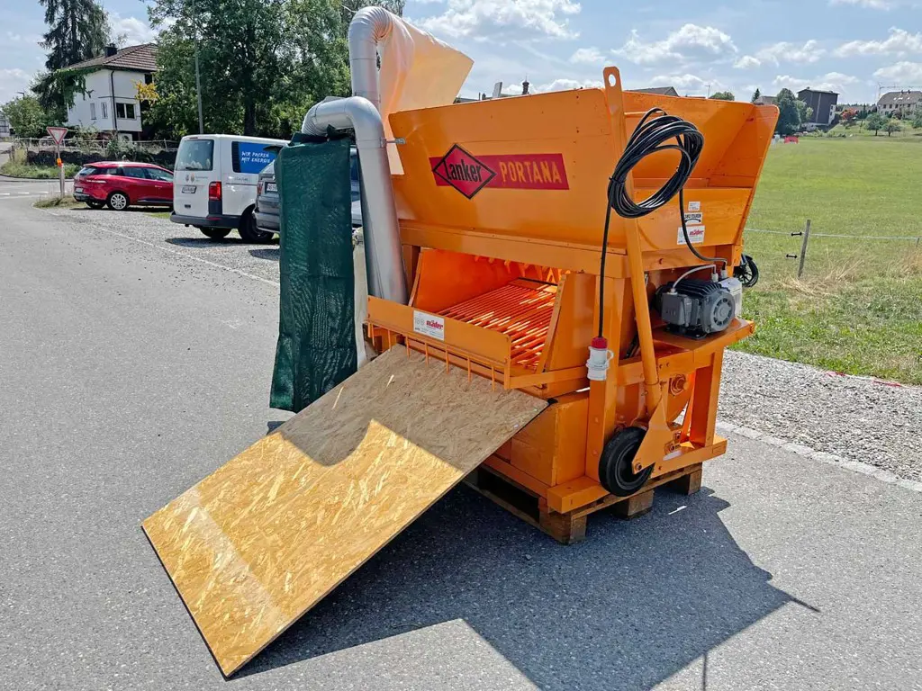 Lanker, Heurüstmaschine Holzzinken HM