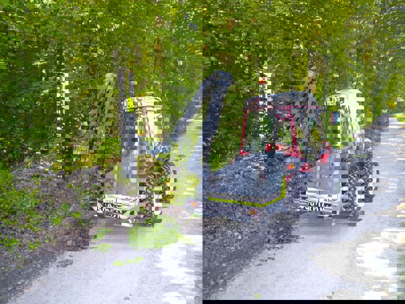 ebd78598-a551-483e-95a0-58d4c3952f70-GreenTec Scorpion 430_Wendetraktor (3).jpeg