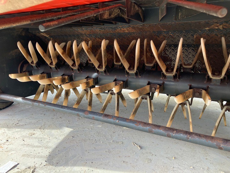 13e39f8e-4760-470c-b5f2-3df22550094f-Kuhn TC 320 5.jpg