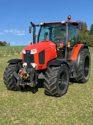 Kubota M 135 GX mit Druckluftbremsen