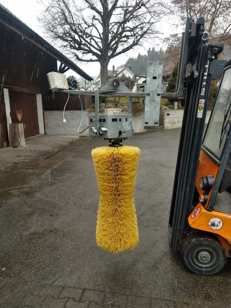 c52ab859-33e3-40d2-9a40-7f61429255be-Pendelbürste gelb 2 (5).jpg