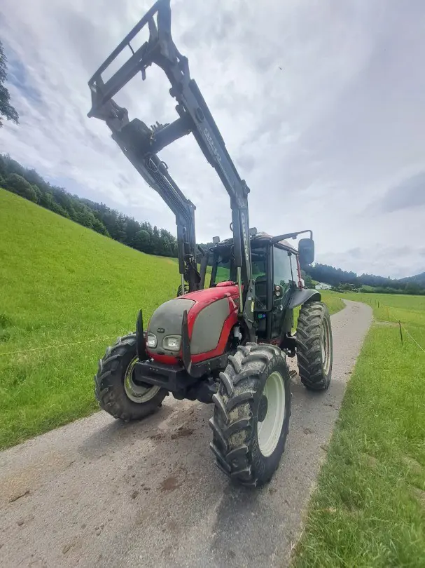 Valtra A75