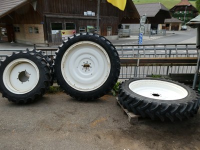 Fixspurrad Vorderrad 280/85R28 New Holland