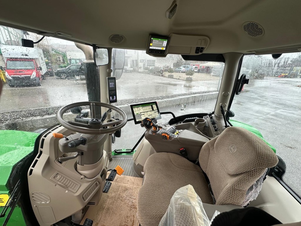 9611e905-965e-4952-afd8-8cf6784eed54-WhatsApp Image 2026-02-18 at 11.53.40 (7).jpg