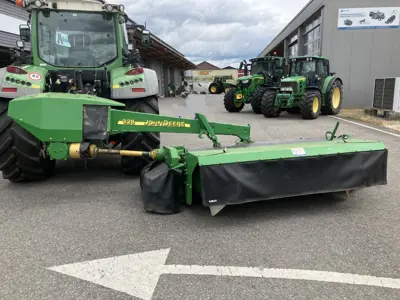 Faucheuse John Deere 328