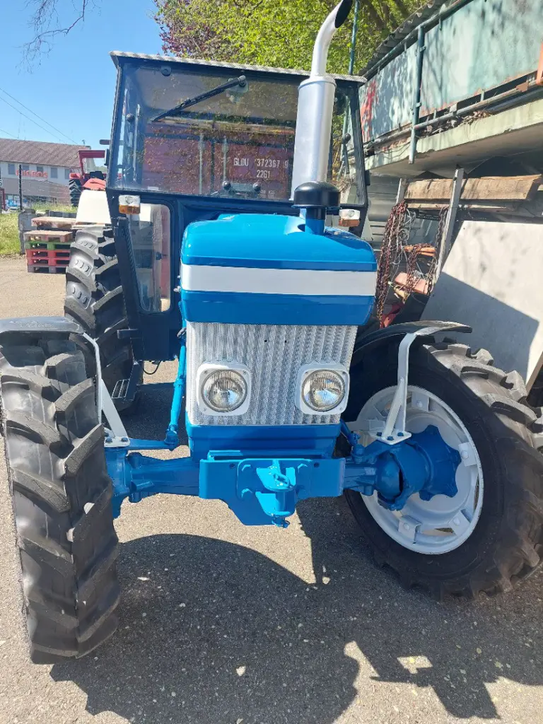 6acd9c74-b6ab-4da4-9bda-914bbef73cdf-Ford4110a.jpg