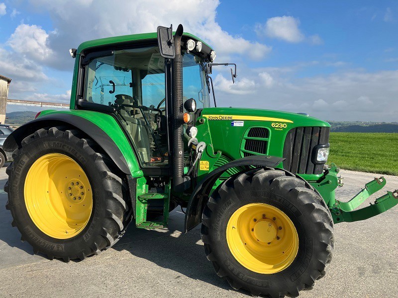 8313206c-42b3-44f1-8c75-d33544a286e1-John Deere 6230 1.jpg