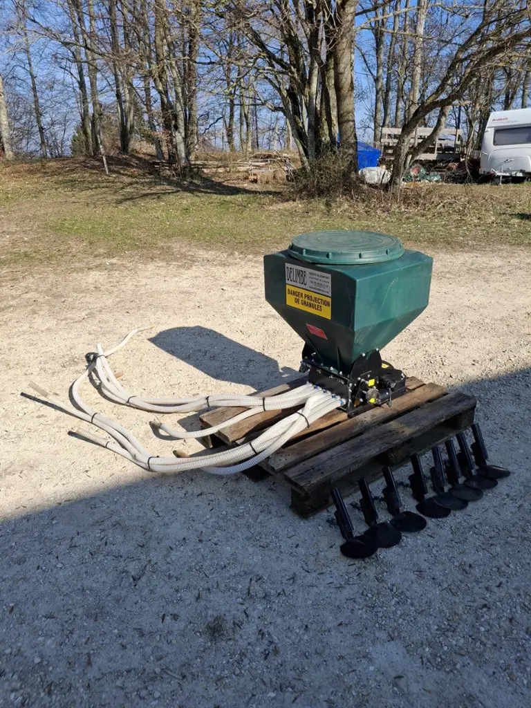 c97b2f5d-fef0-40df-91fb-b5377bec2d00-Delimbe Jolidon (4).jpg