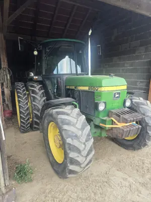 John Deere 2650