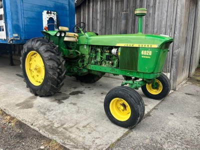 John Deere 4020